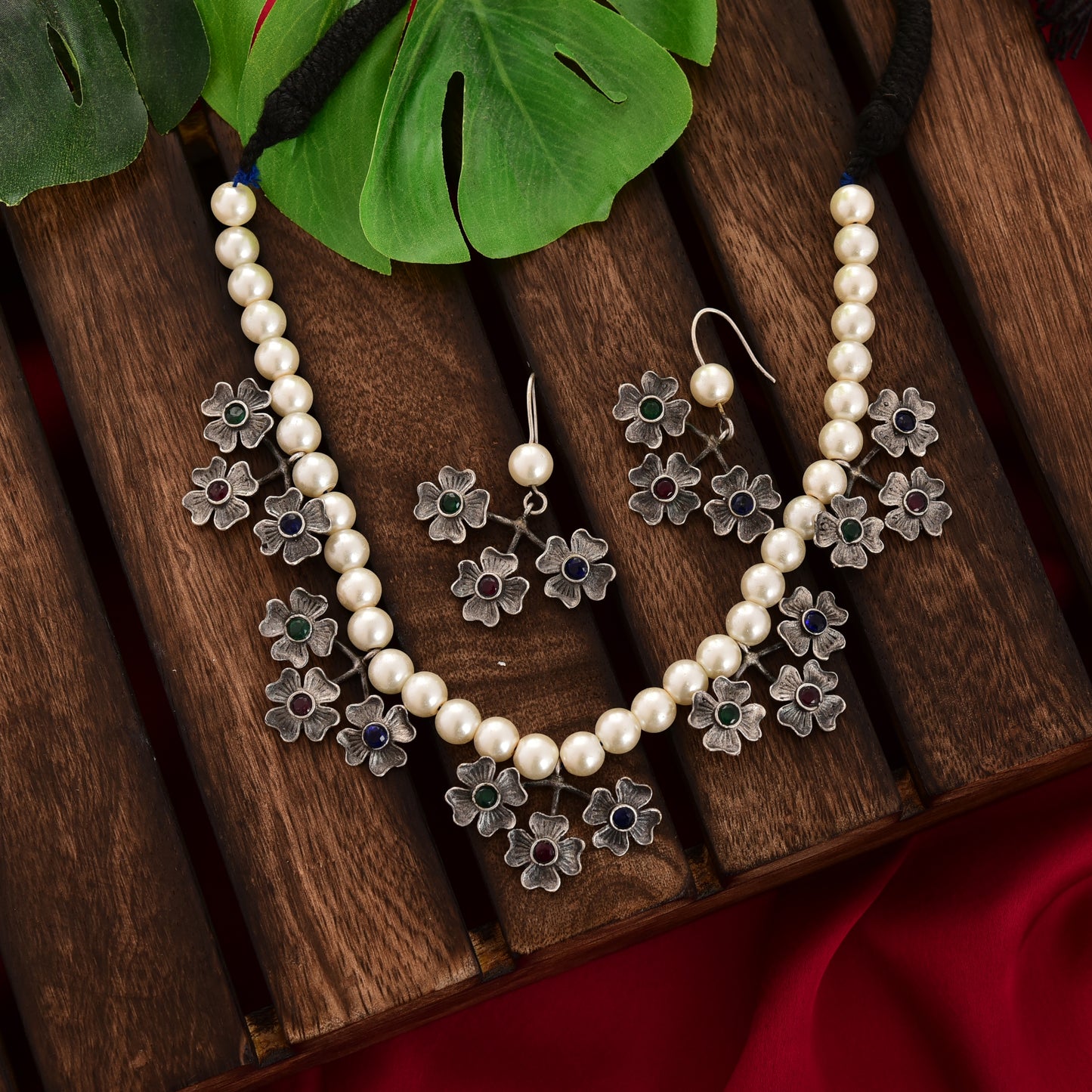 Tanusha Jewels Beautiful Pearl Handmade Necklace Set with 1 Pair of Earrings